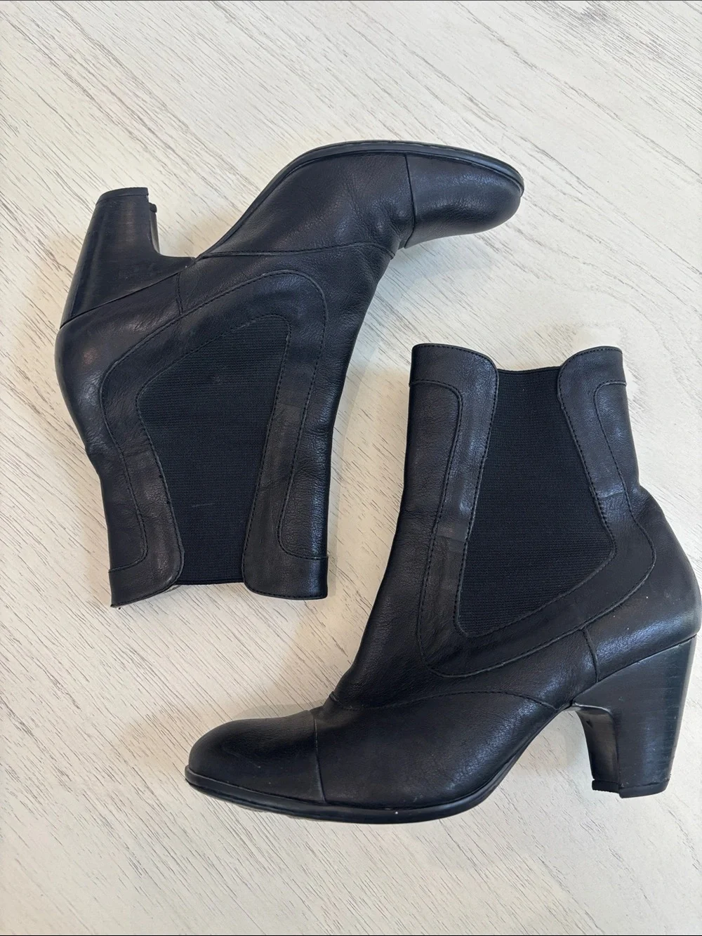 Born size 8- Women's Black Leather Ankle Boots – Classic Chelsea Style